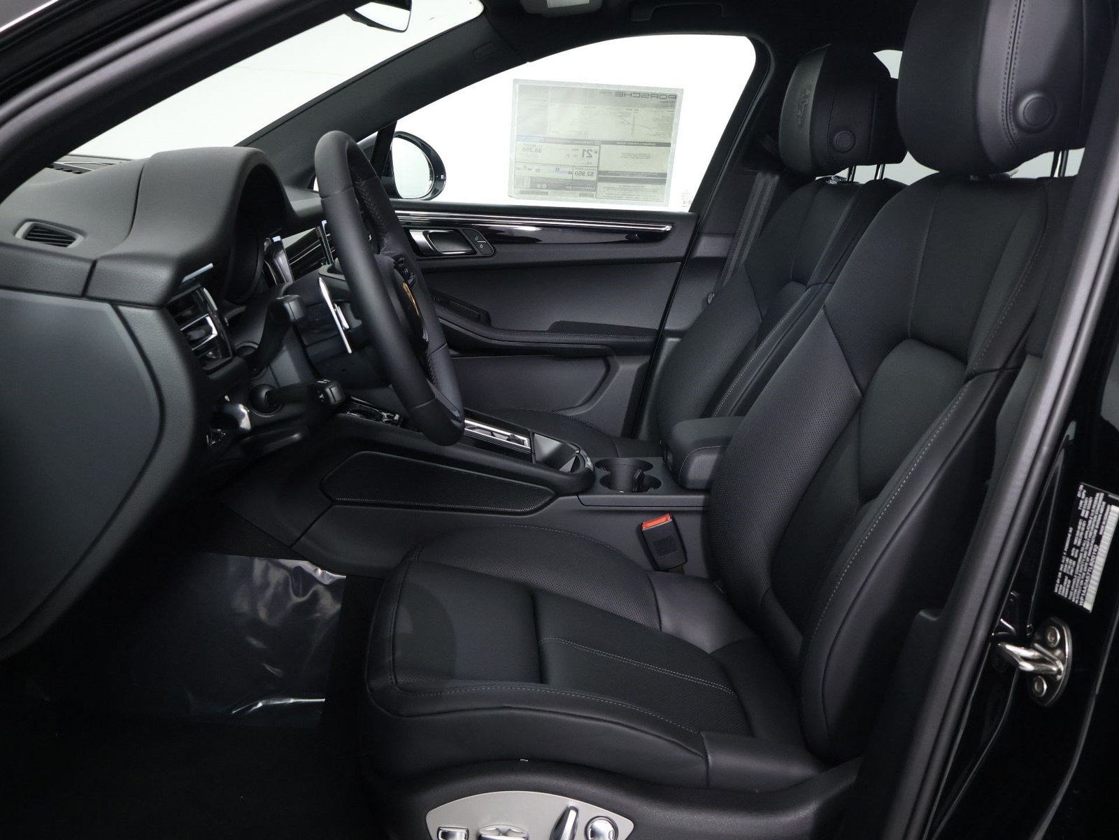New 2026 Porsche Macan AWD/4WD image 5