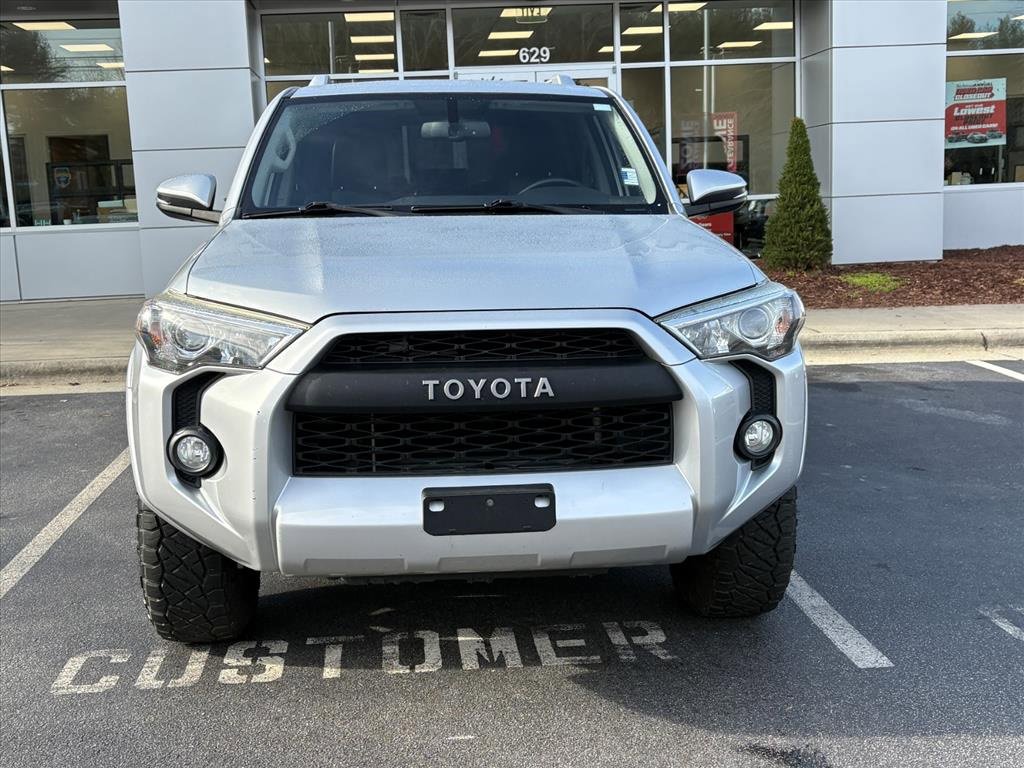 Used 2018 Toyota 4Runner SR5 Premium image 3