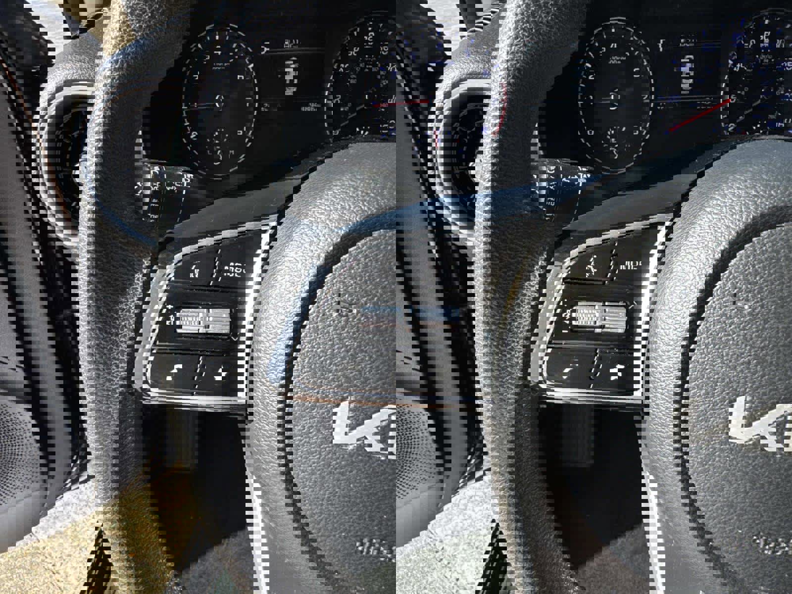 Used 2024 Kia Forte LXS image 39