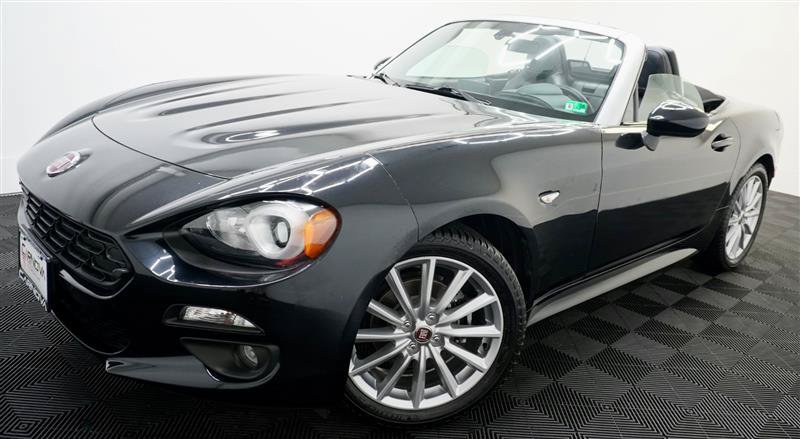 Used 2017 FIAT 124 Spider Lusso RWD image 2