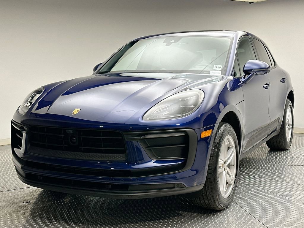 Used 2024 Porsche Macan image 1