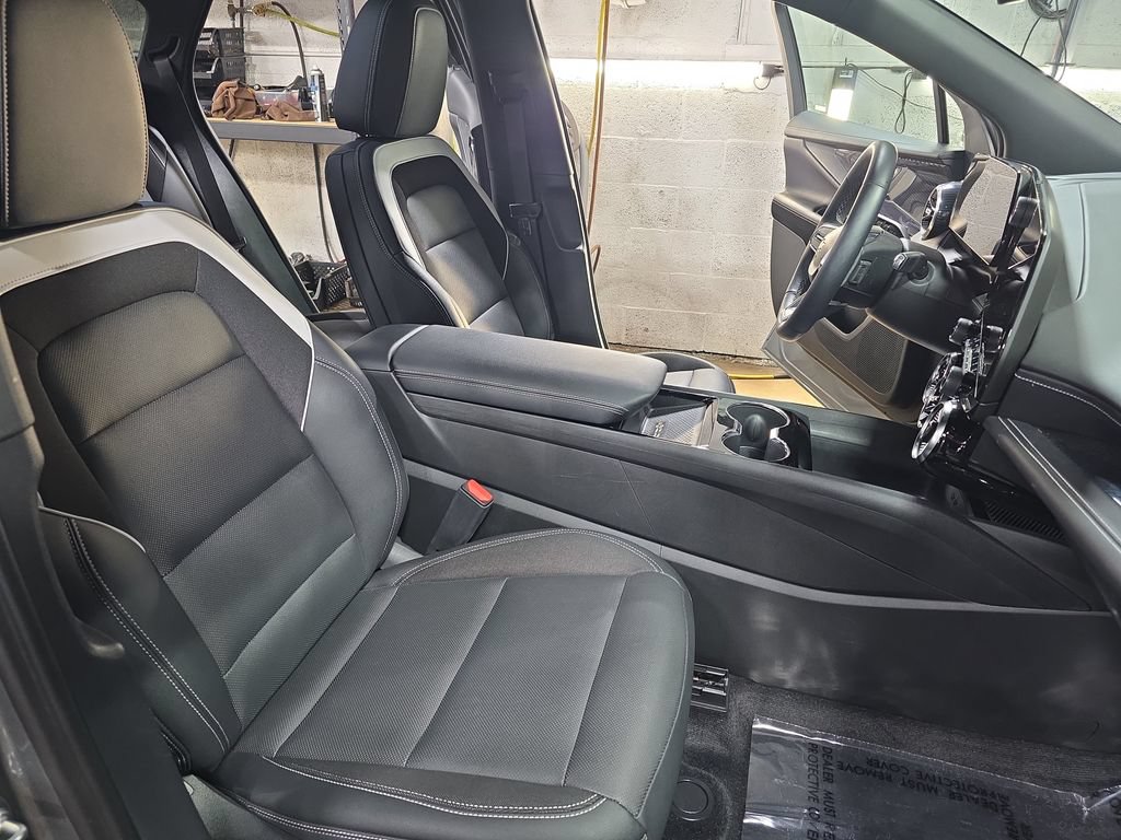 Used 2024 Chevrolet Blazer EV LT AWD/4WD image 10