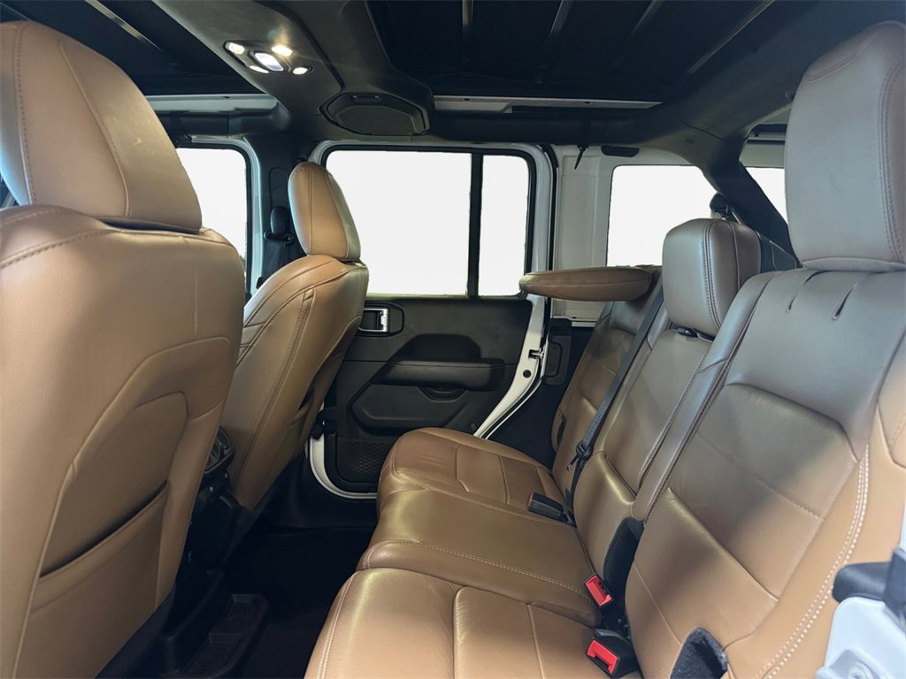 Used 2020 Jeep Wrangler Unlimited Sahara image 24
