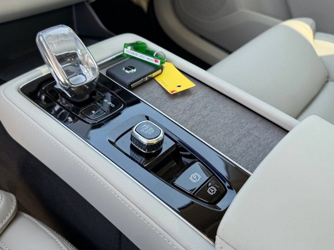 New 2027 Volvo XC90 B6 Ultra AWD/4WD image 12