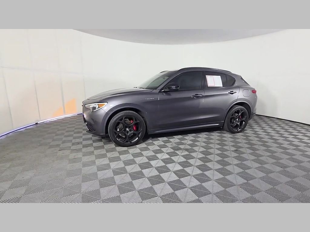 Used 2023 Alfa Romeo Stelvio Veloce AWD/4WD image 49