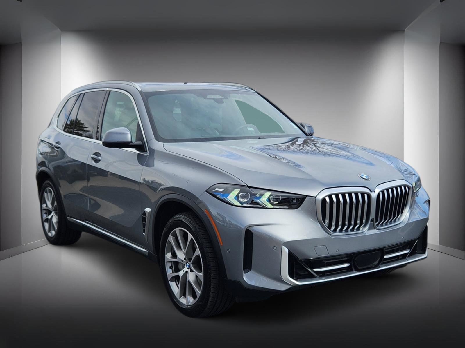 Used 2025 BMW X5 xDrive40i w/ Executive Package image 4
