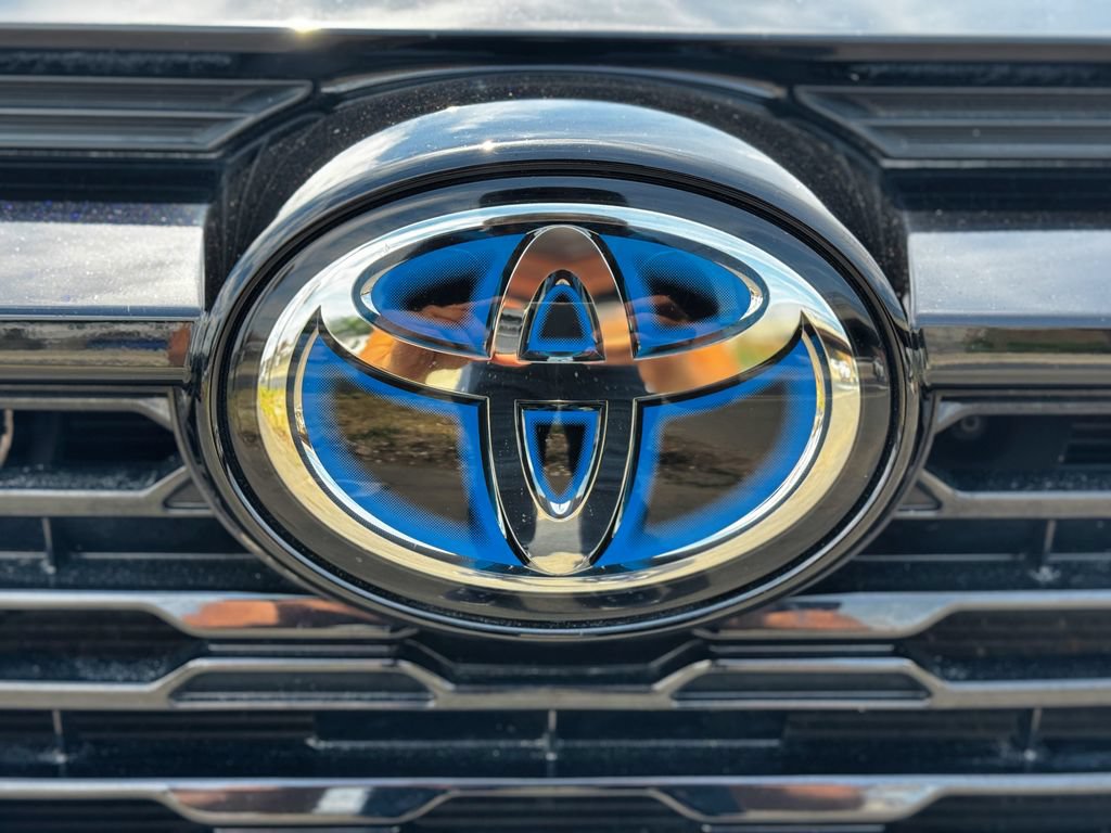 Used 2022 Toyota RAV4 SE w/ Convenience Package AWD/4WD image 22