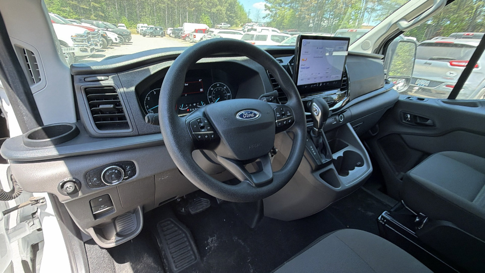 Used 2025 Ford Transit 350 XLT RWD image 21