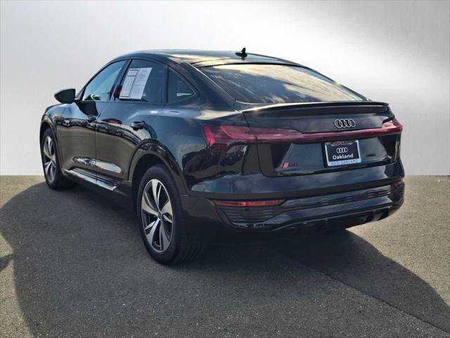 Used 2024 Audi Q8 e-tron Premium image 3