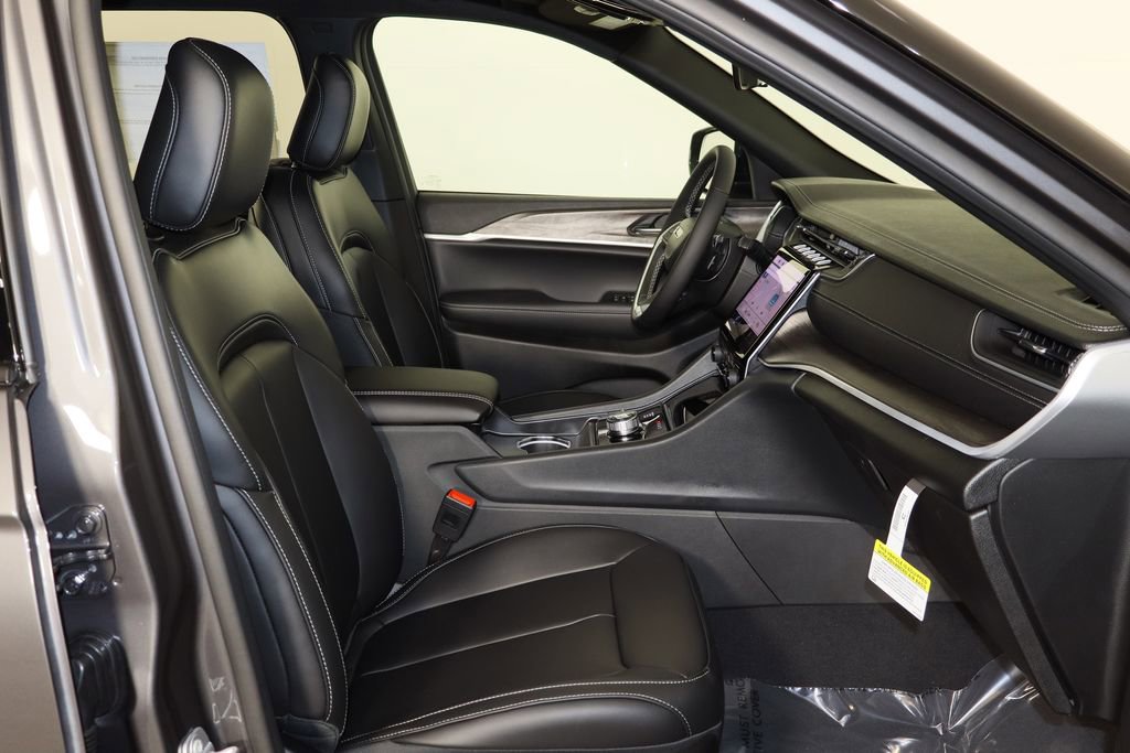 New 2025 Jeep Grand Cherokee Limited image 19
