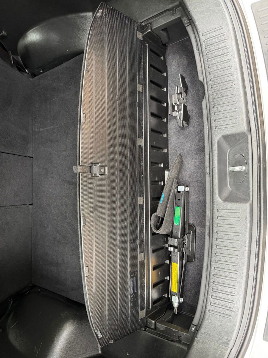 Used 2015 Kia Sorento LX image 13