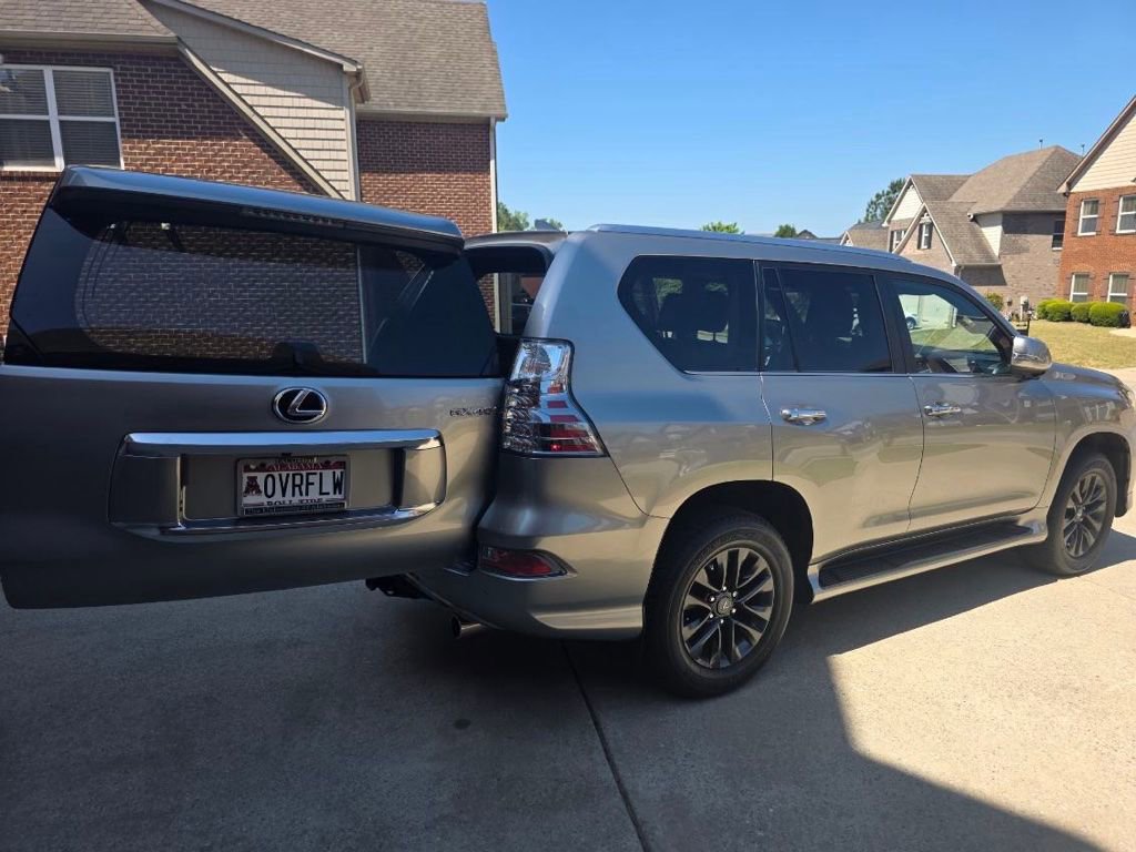 Used 2023 Lexus GX 460 Premium w/ Premium Package image 6