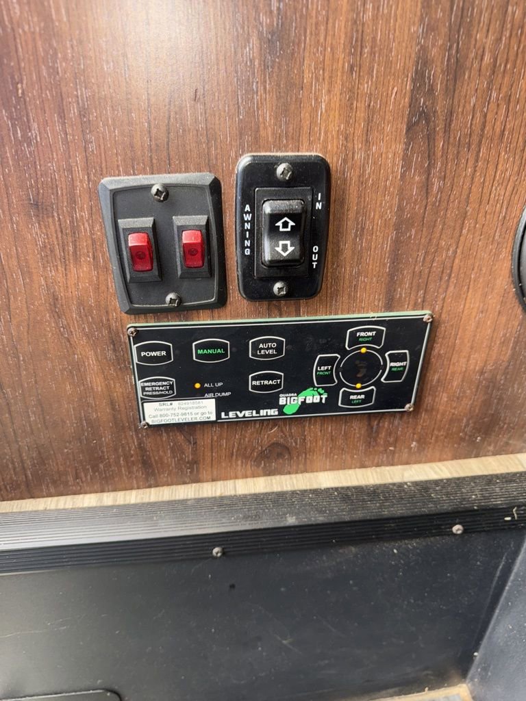 Used 2017 Ford E-450 and Econoline 450 Super Duty w/ Motorhome Prep Package image 32