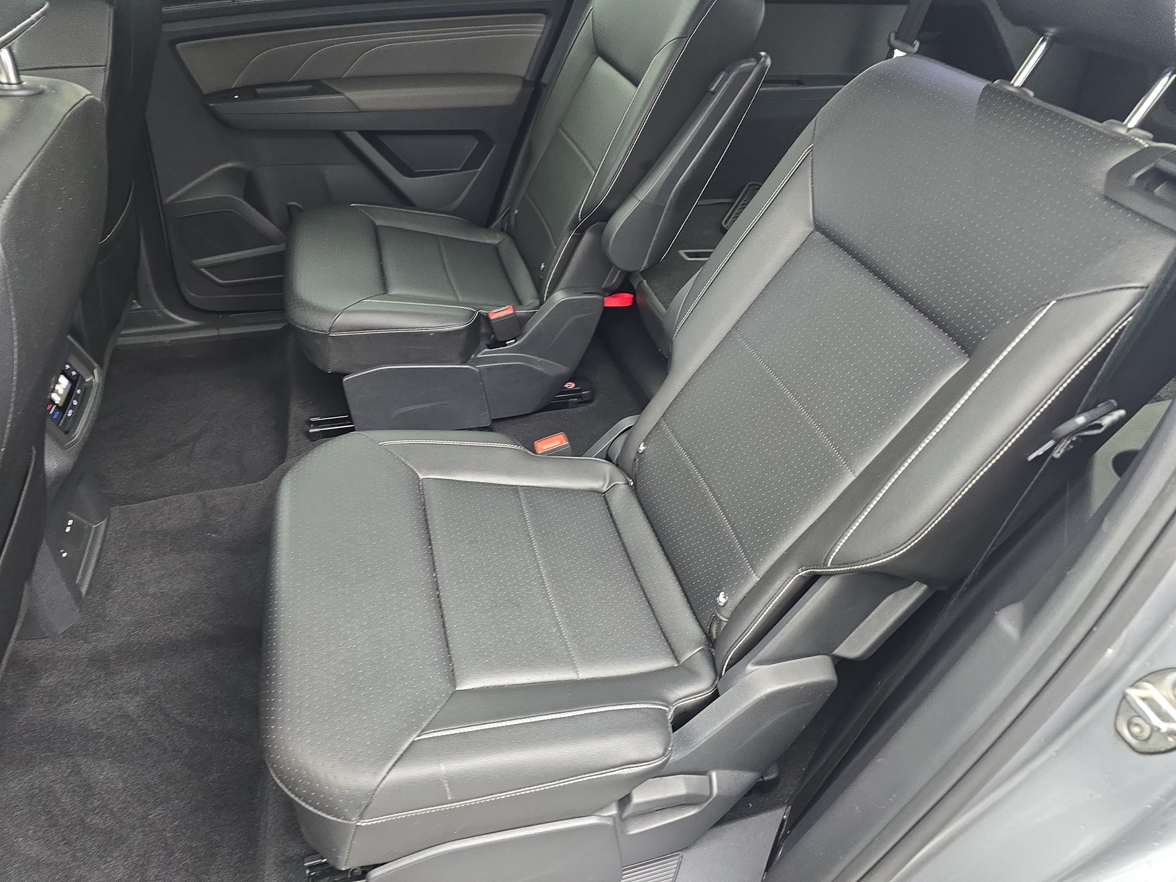 Certified 2023 Volkswagen Atlas SE w/ Panoramic Sunroof Package AWD/4WD image 15