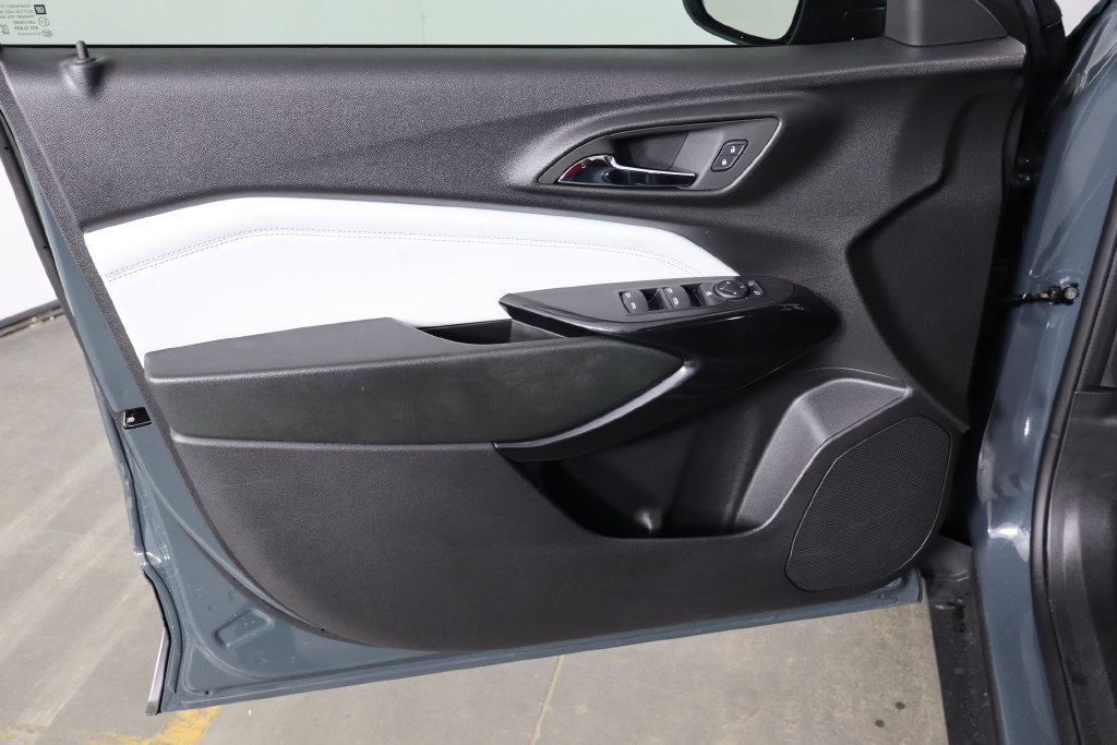 Used 2026 Chevrolet Trax LT w/ Driver Confidence Package FWD image 19