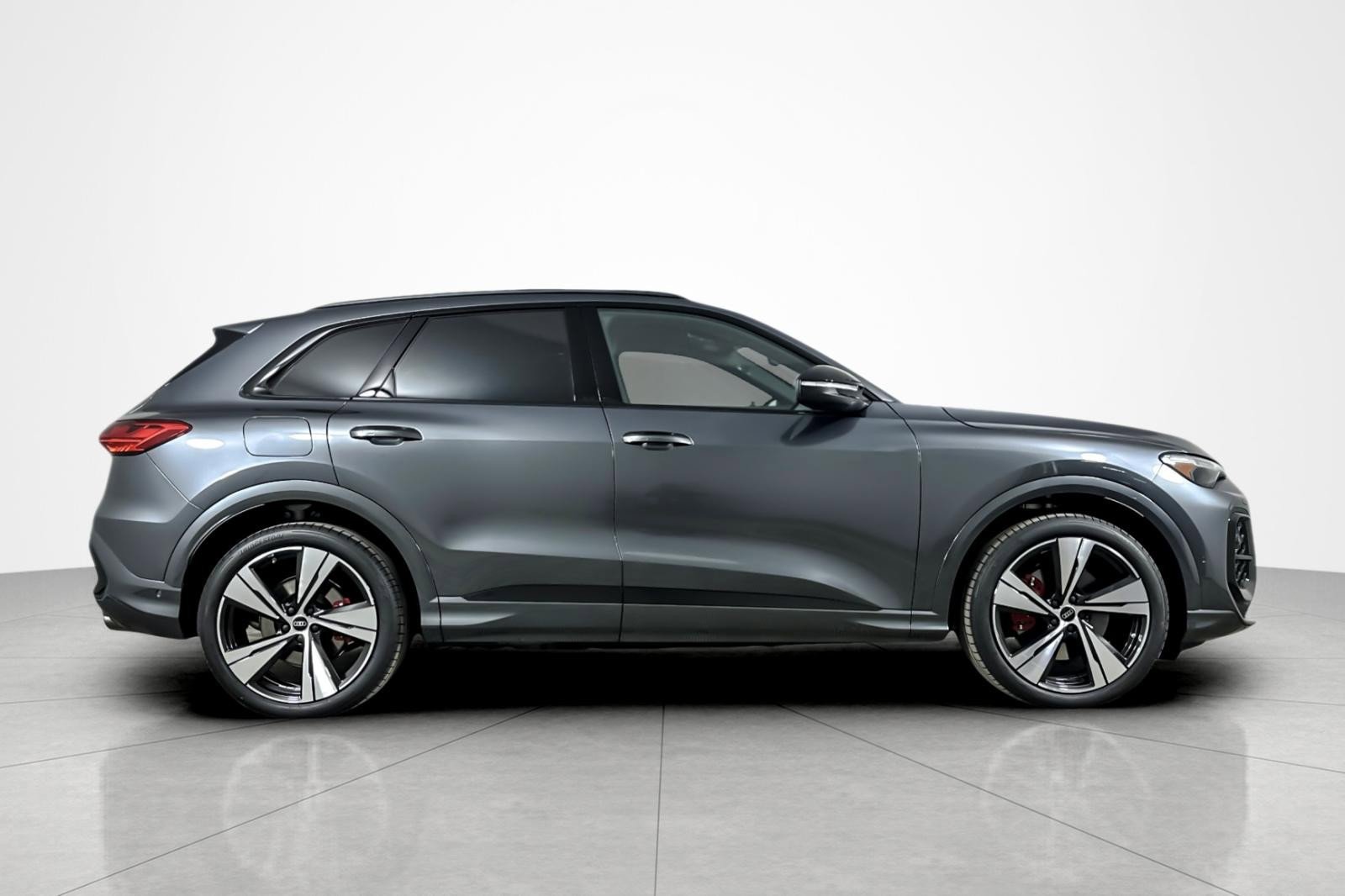 New 2025 Audi SQ5 Prestige image 7