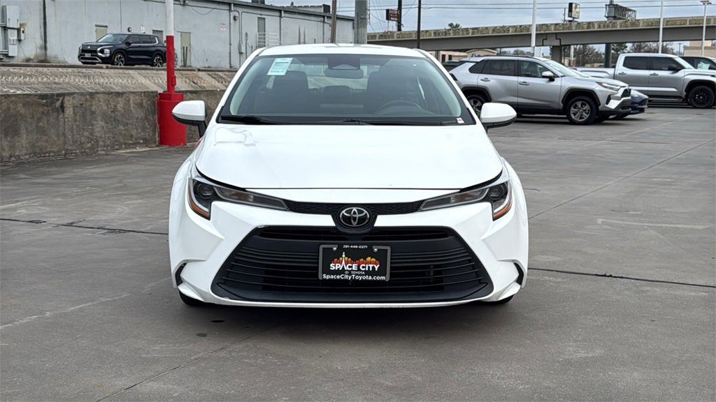 Used 2023 Toyota Corolla LE video 2