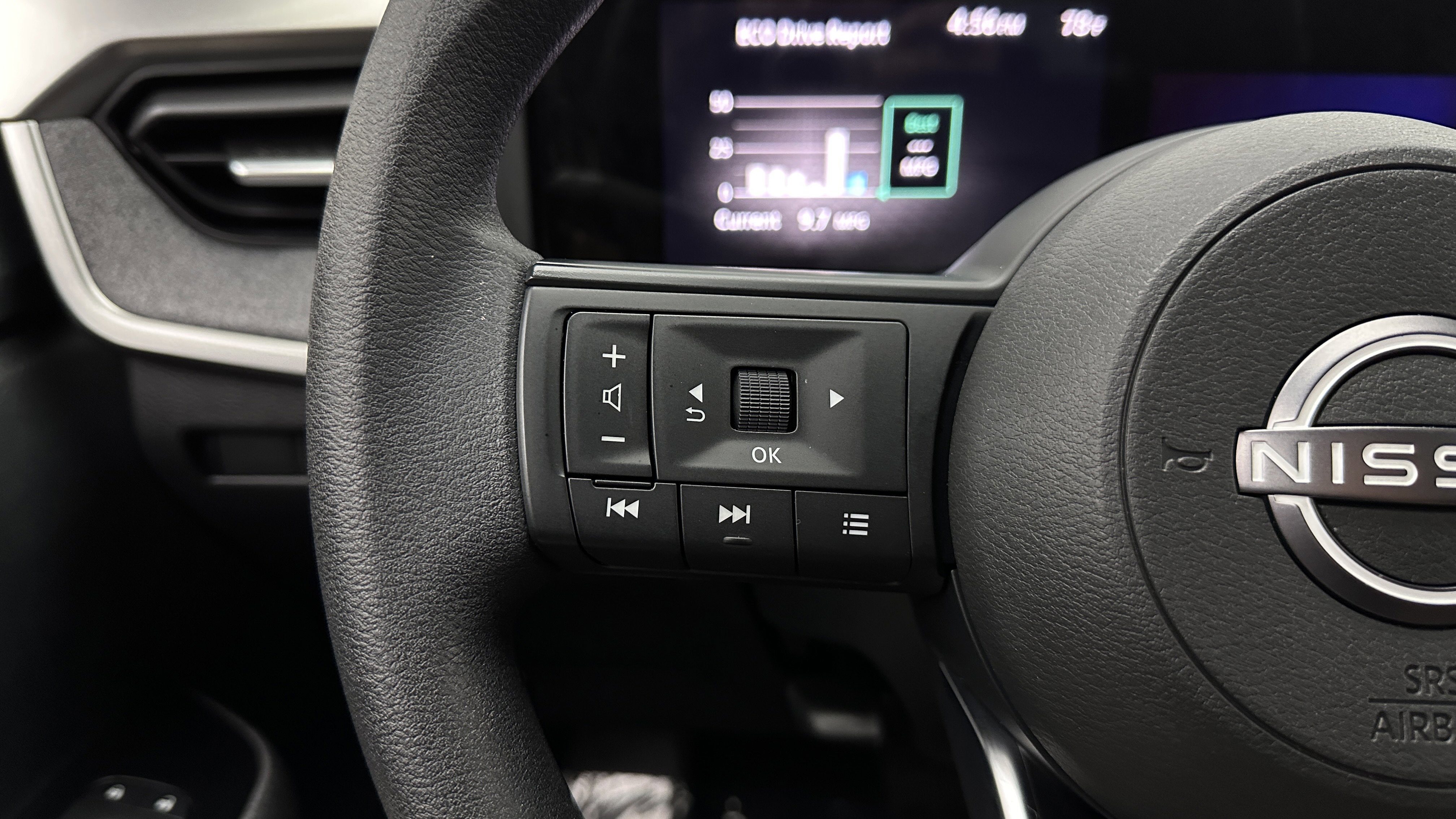 Used 2025 Nissan Kicks SV w/ Charging Package FWD image 19