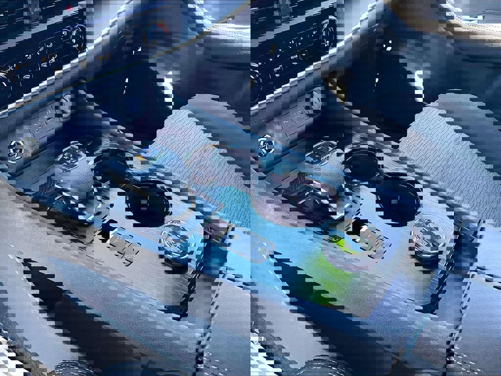 Used 2021 Nissan Rogue S AWD/4WD image 19