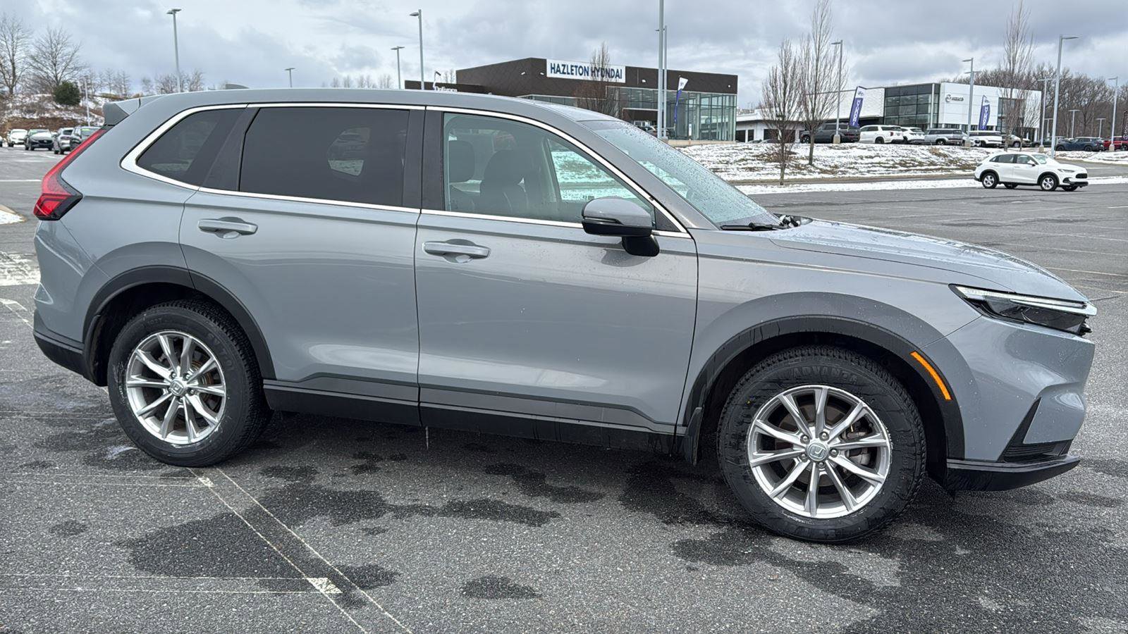 Used 2025 Honda CR-V EX image 3