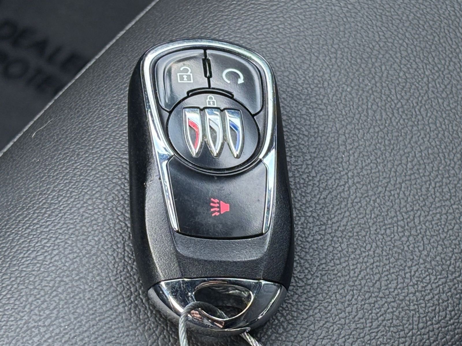 Used 2025 Buick Envista Sport Touring image 23