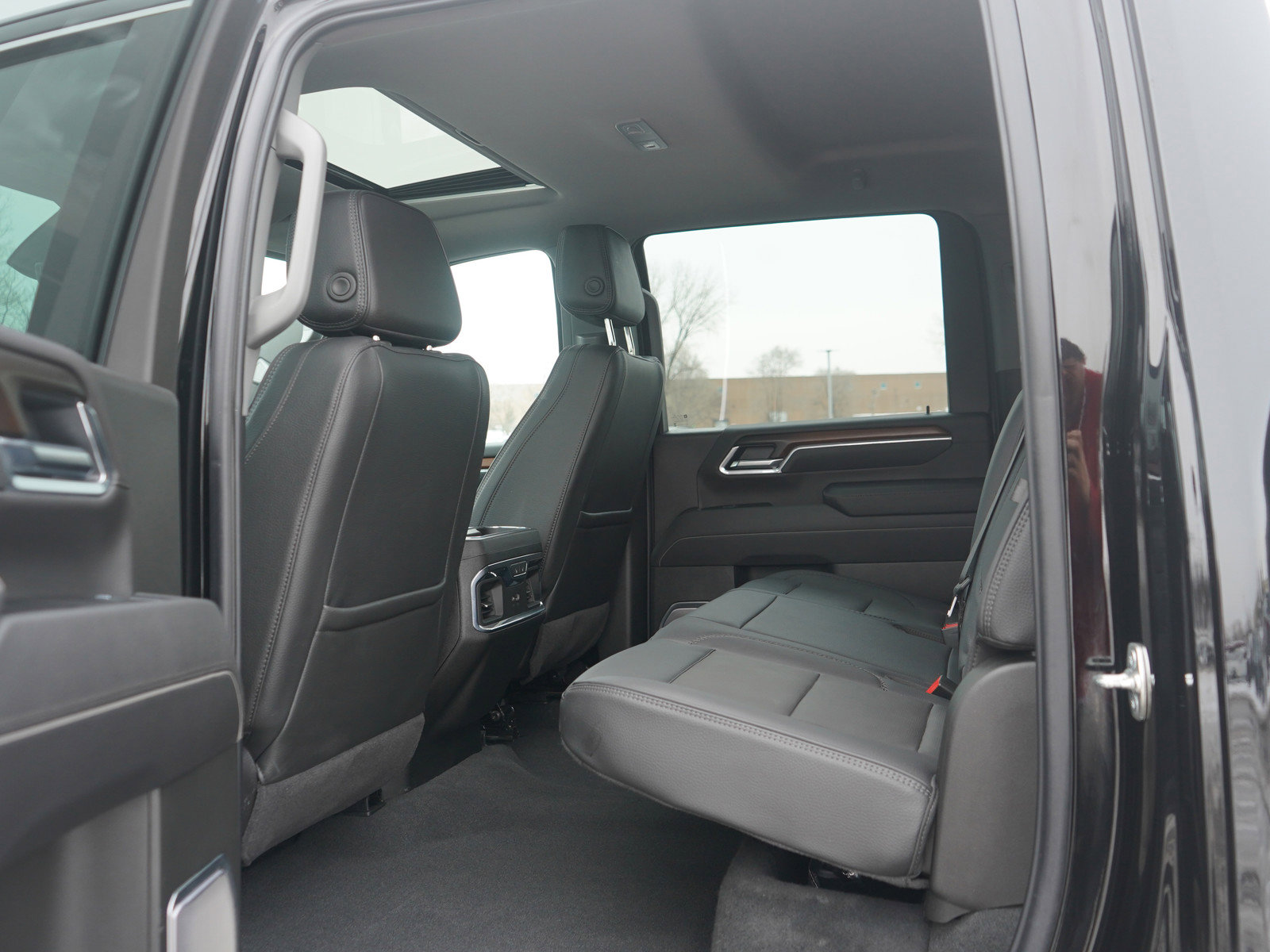 Used 2025 GMC Sierra 3500 Denali w/ Denali Reserve Package image 17