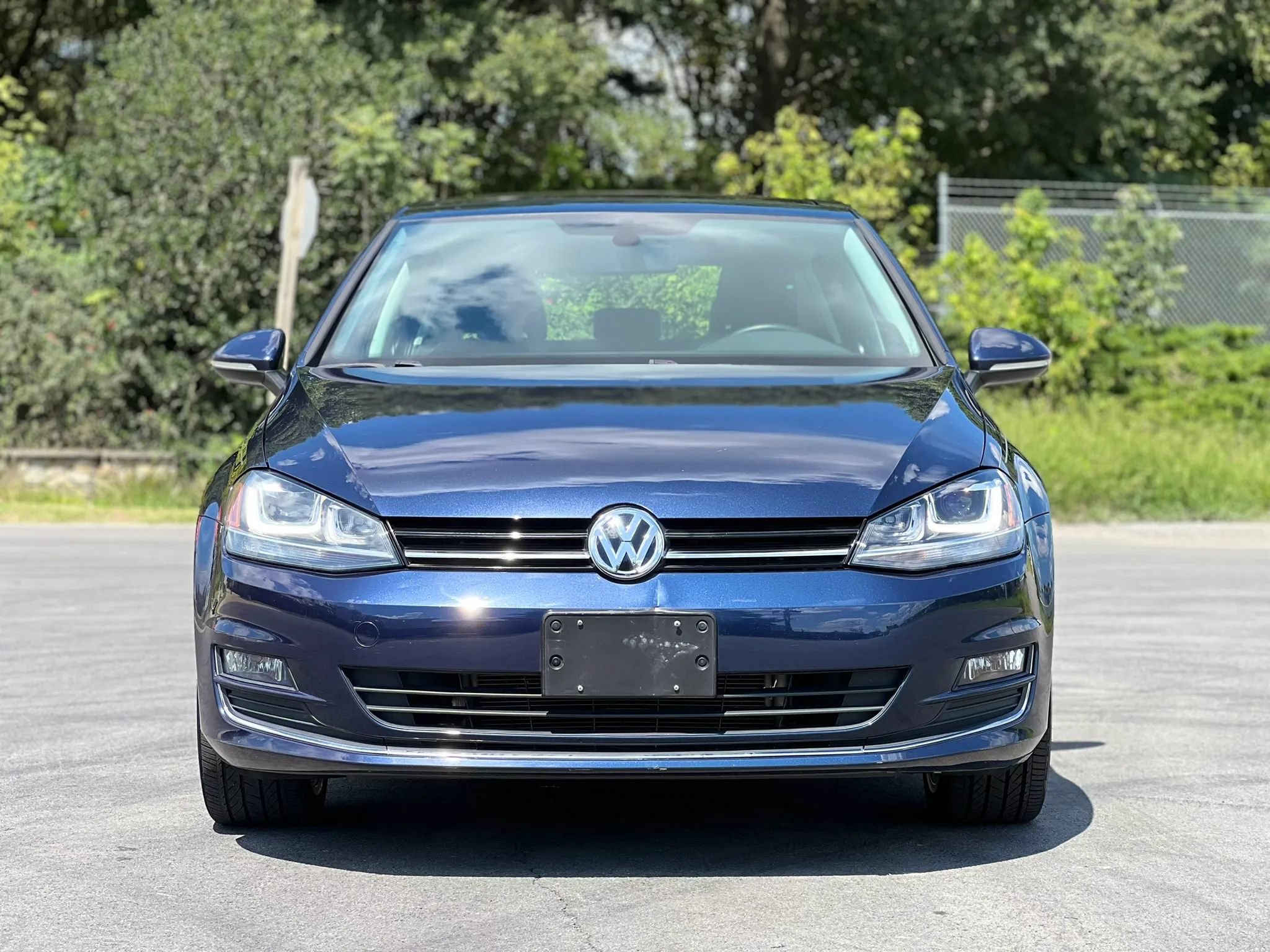 Used 2015 Volkswagen Golf 4-Door FWD image 8