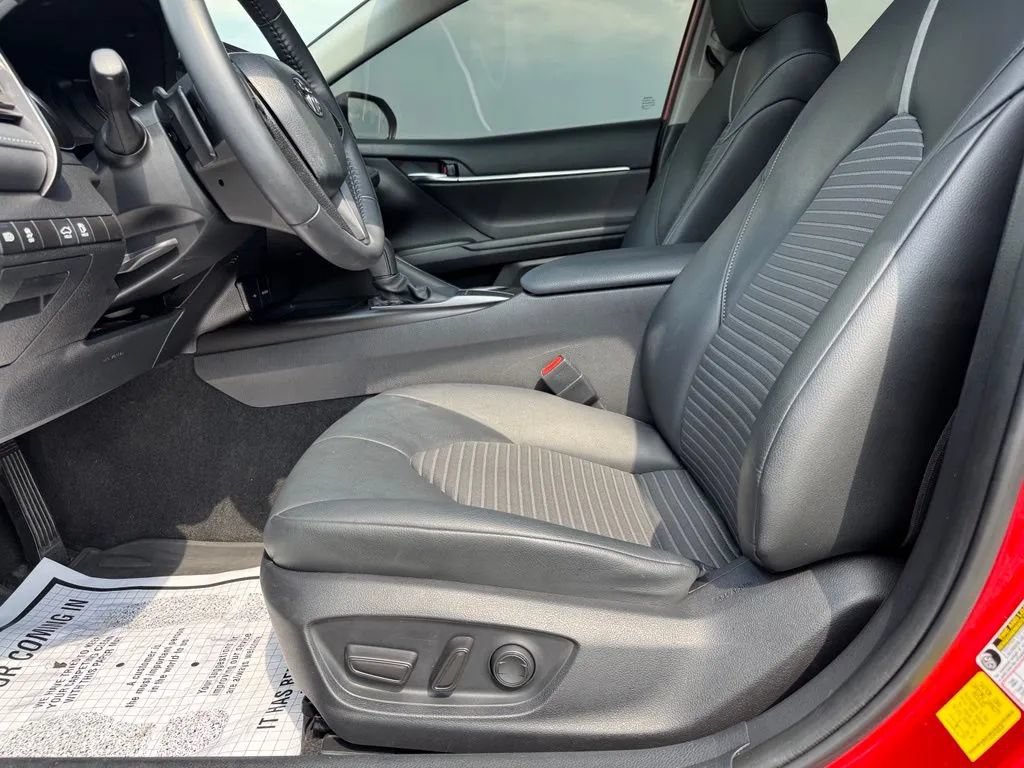 Used 2023 Toyota Camry SE w/ Convenience Package FWD image 9