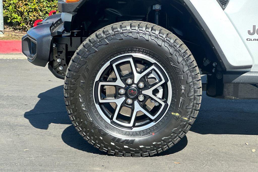 New 2026 Jeep Gladiator Rubicon w/ Safety Group AWD/4WD image 23