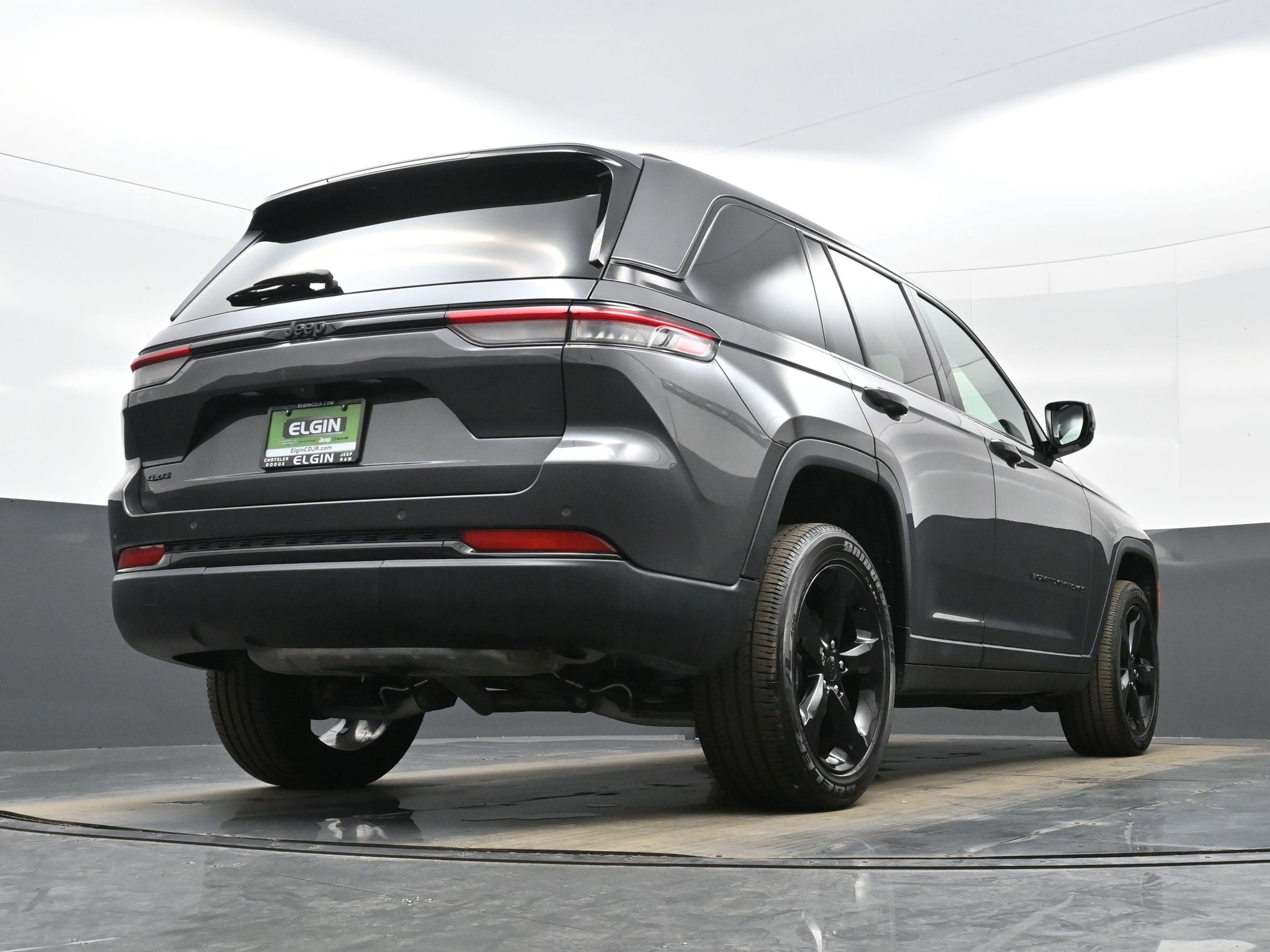 Used 2024 Jeep Grand Cherokee Altitude image 29