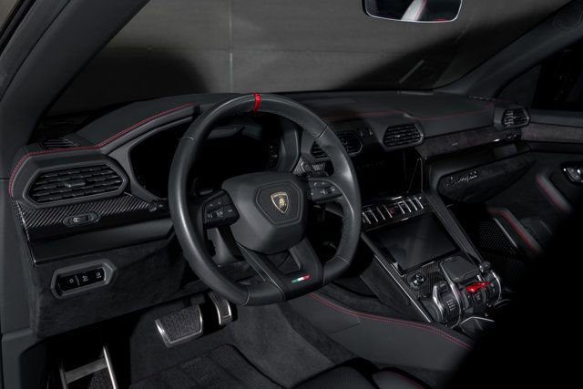 Used 2023 Lamborghini Urus Performante image 9