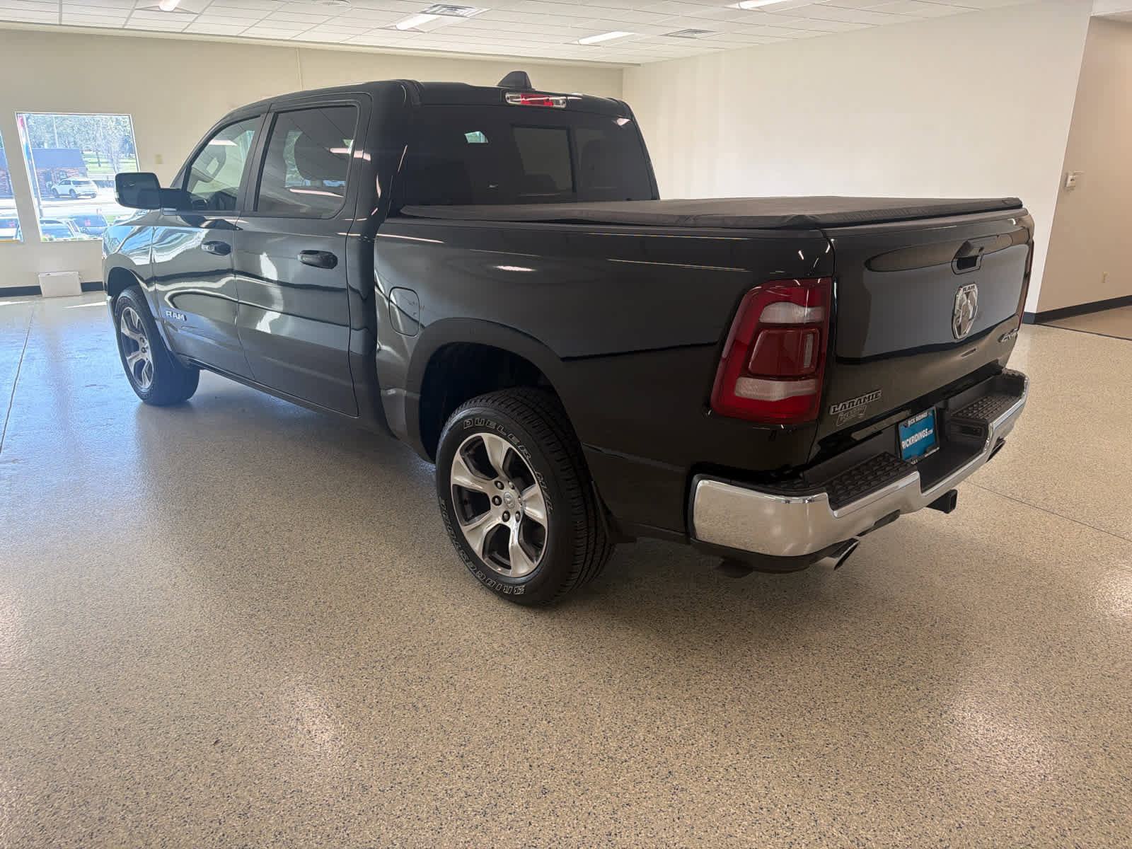 Used 2023 RAM 1500 Laramie AWD/4WD image 7