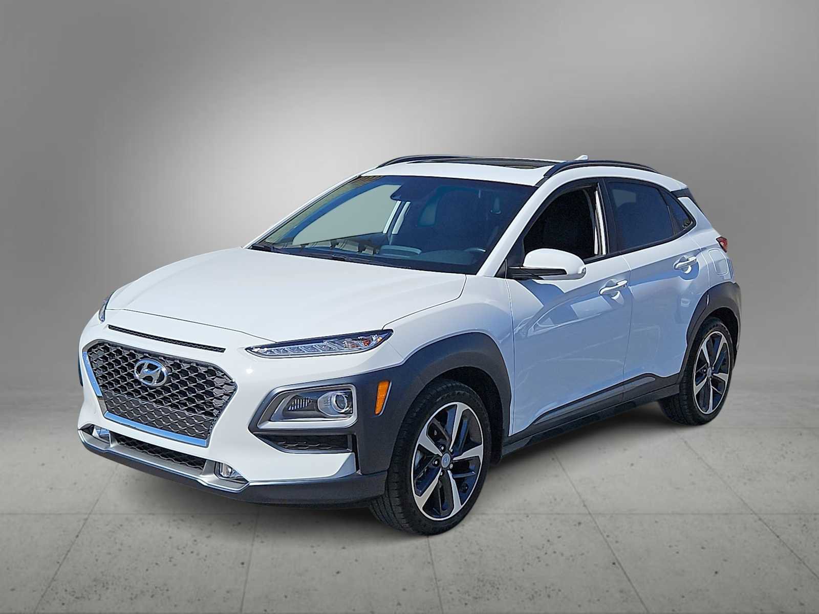Certified 2021 Hyundai Kona Limited w/ Cargo Package FWD image 4