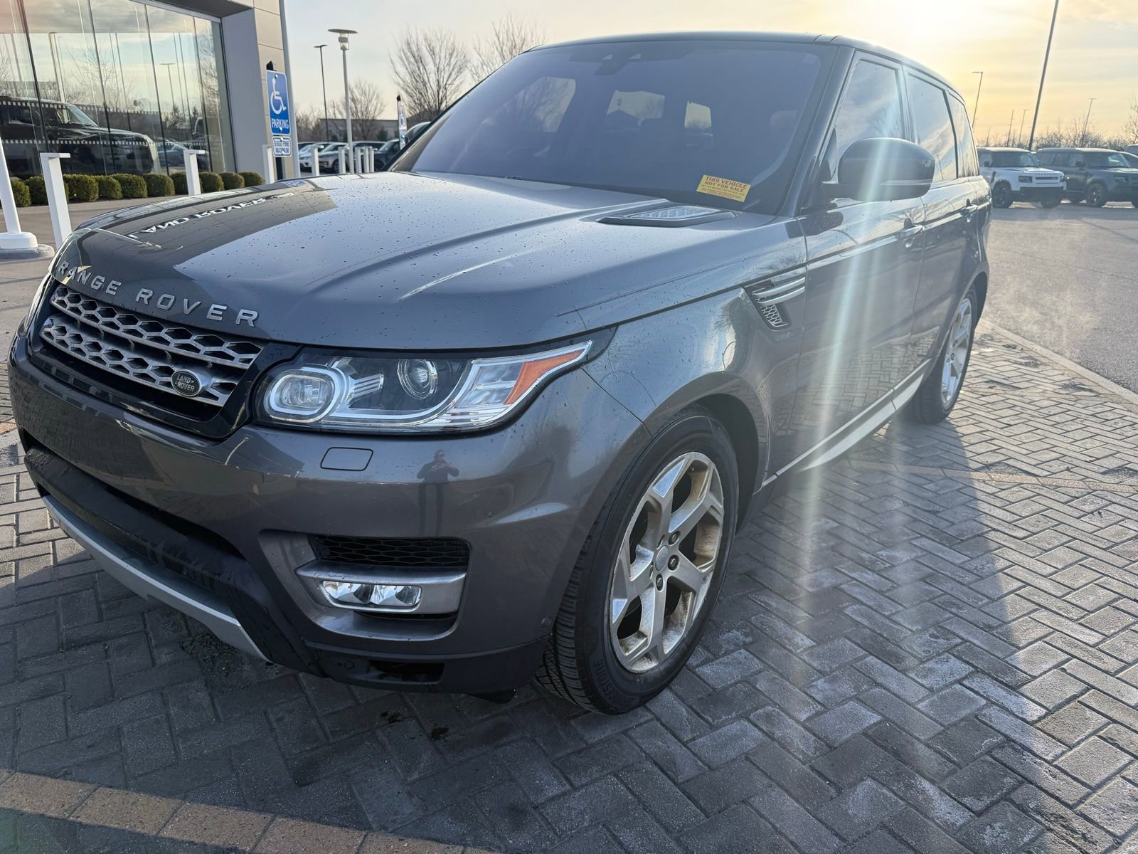 Used 2017 Land Rover Range Rover Sport HSE image 1