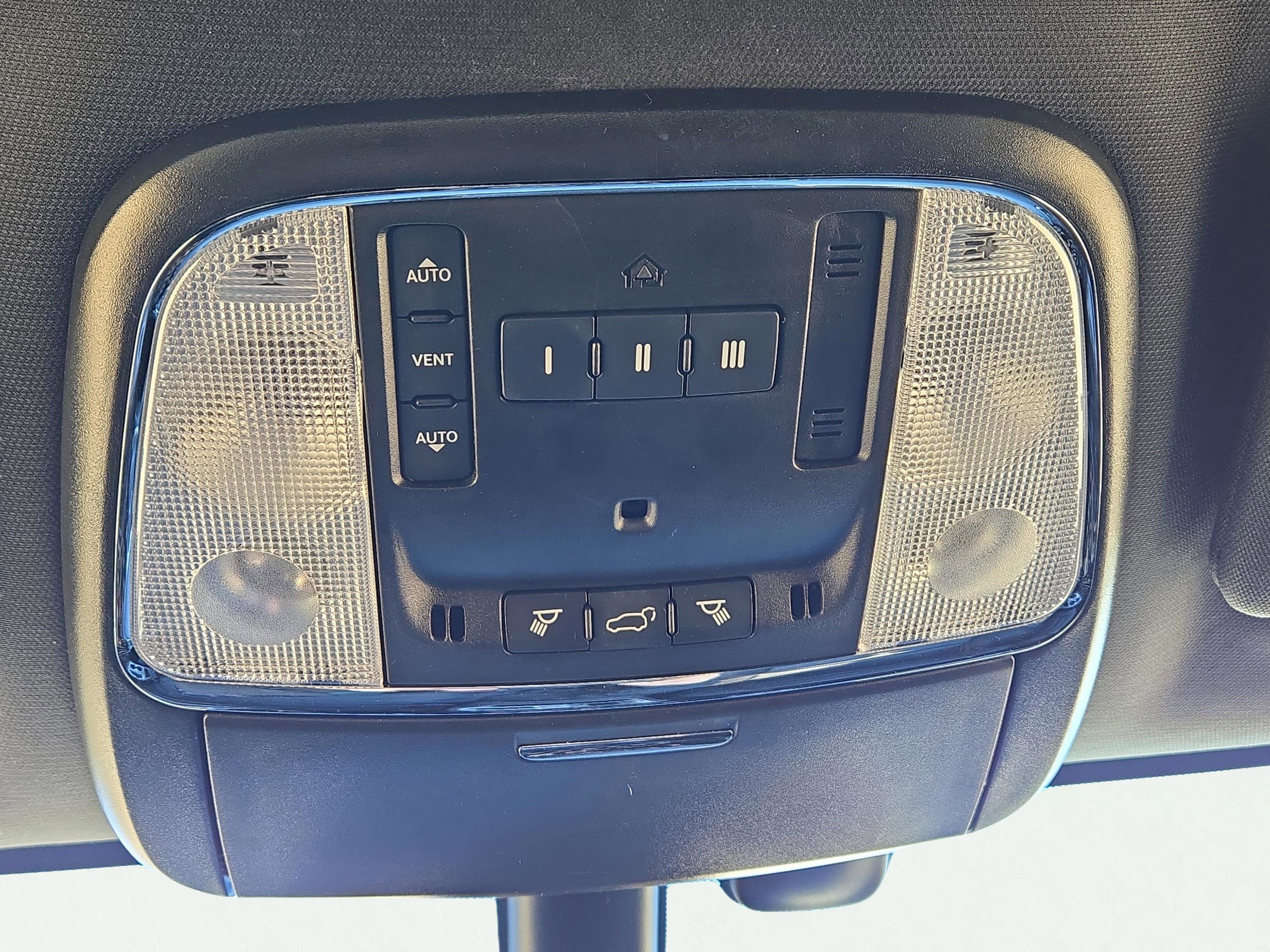 Used 2021 Jeep Grand Cherokee Limited image 33