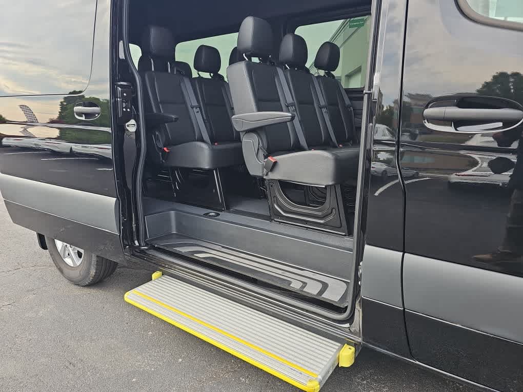 Used 2025 Mercedes-Benz Sprinter 2500 image 11