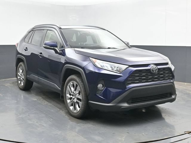 Used 2019 Toyota RAV4 XLE Premium FWD image 2