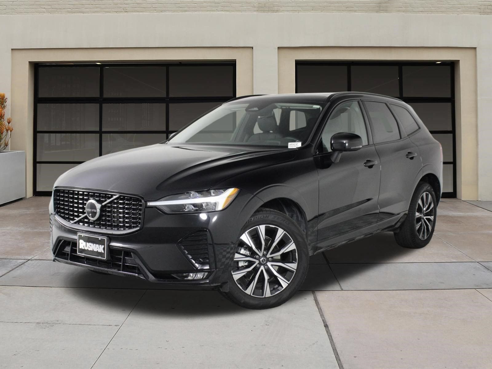 Certified 2025 Volvo XC60 B5 Plus AWD/4WD image 3