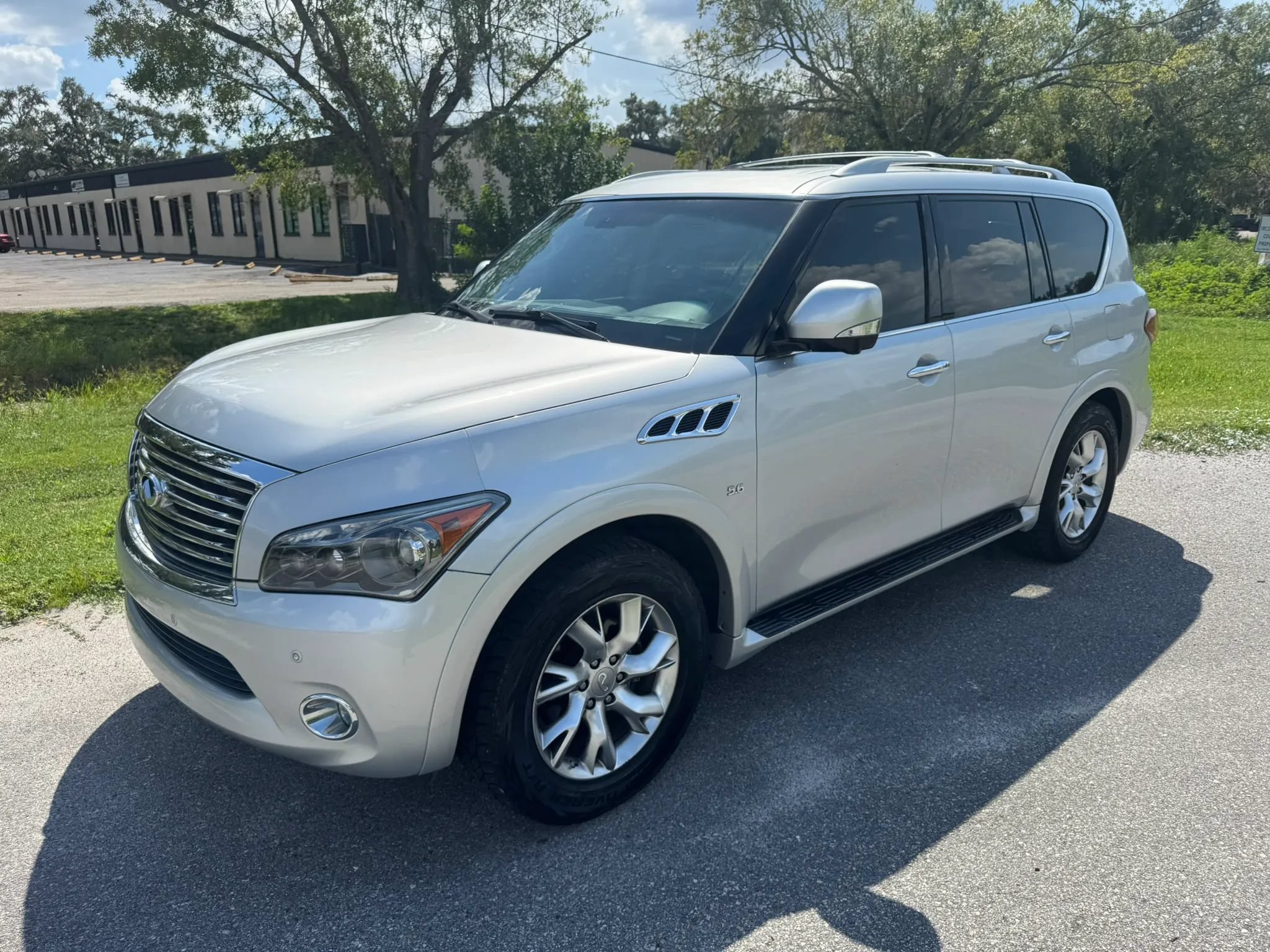 Used 2014 INFINITI QX80 2WD w/ Theater Package image 10