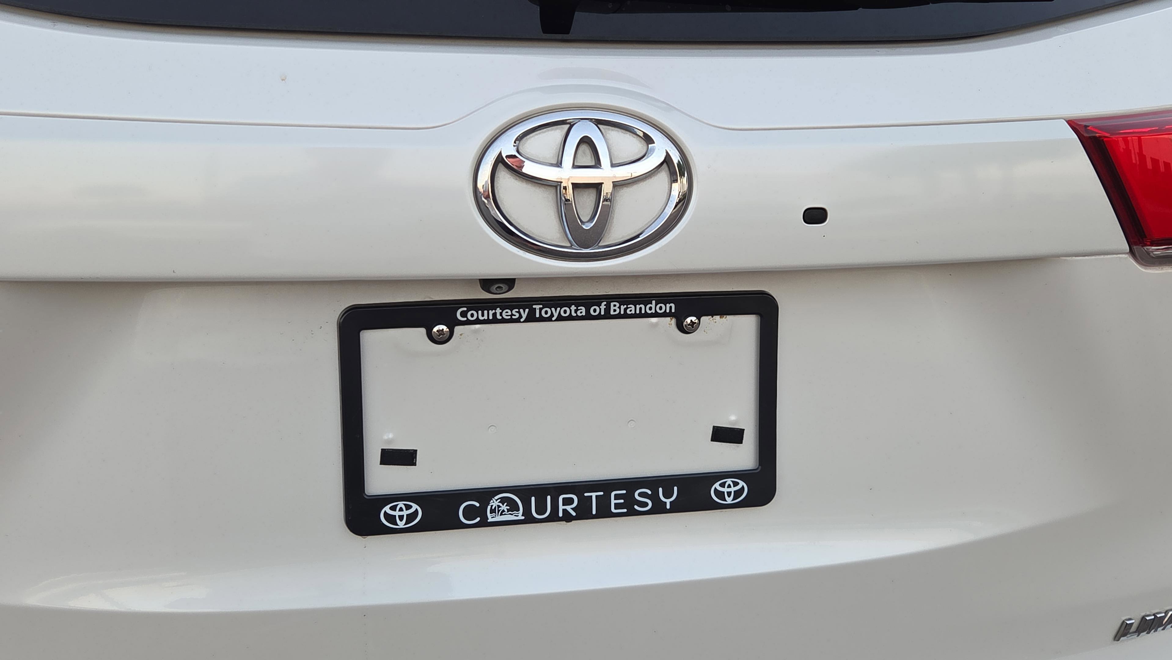 Used 2018 Toyota Highlander Limited Platinum image 12