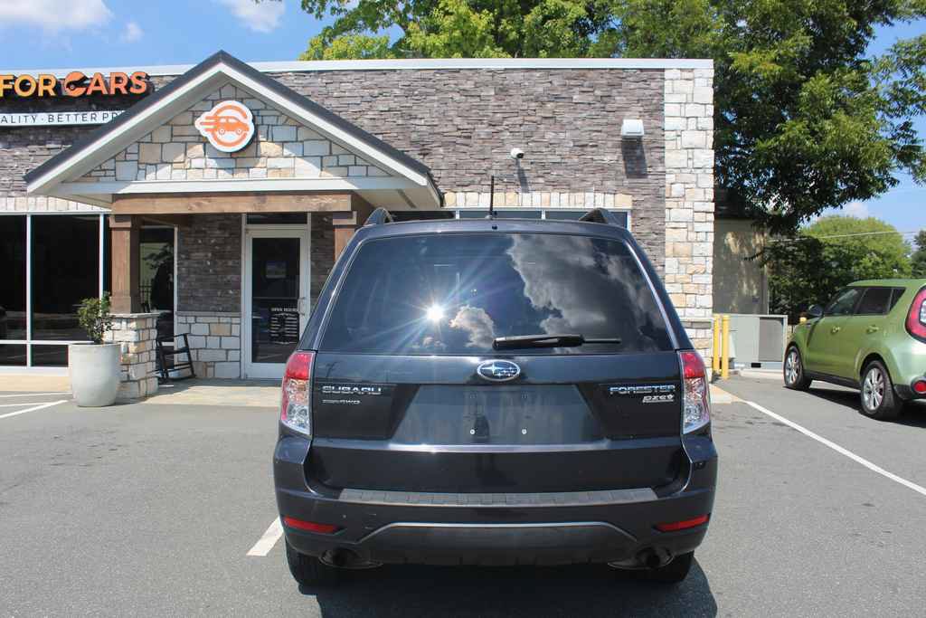 Used 2013 Subaru Forester 2.5X Premium w/ All-Weather Pkg AWD/4WD image 6