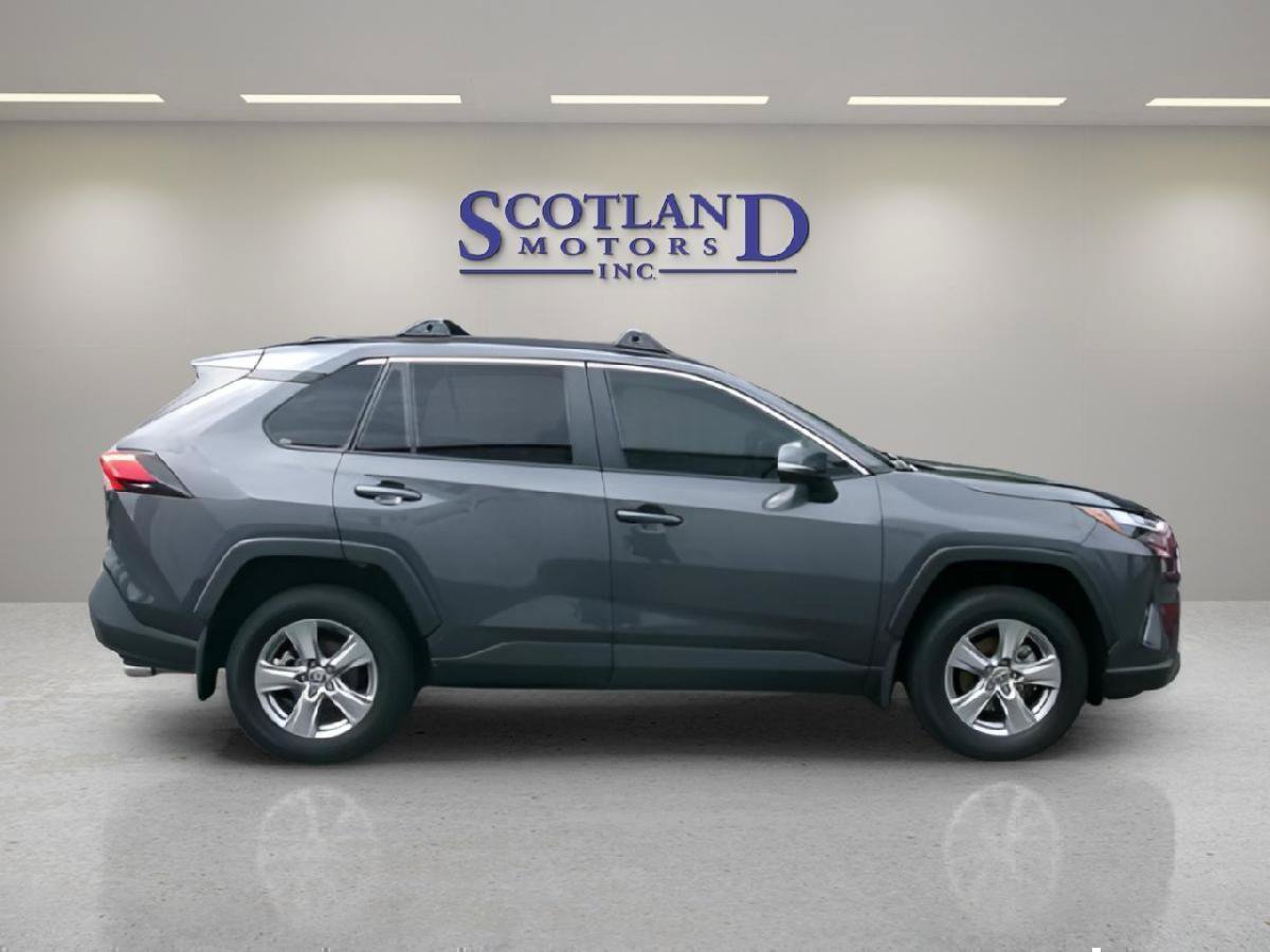 Used 2025 Toyota RAV4 XLE FWD image 5