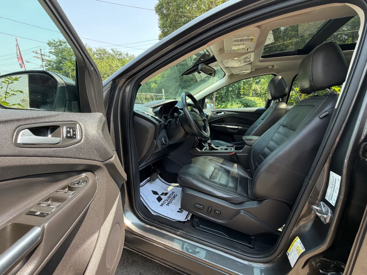 Used 2017 Ford Escape Titanium AWD/4WD image 17
