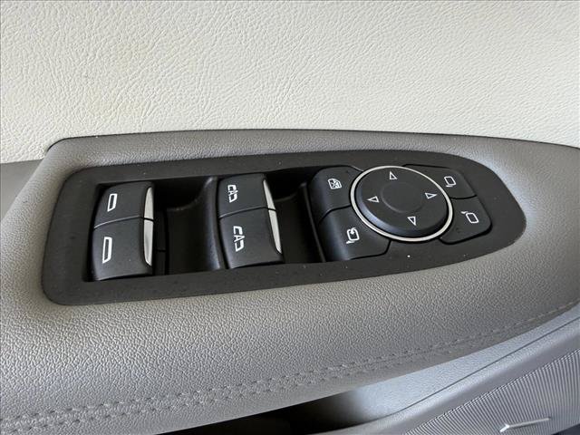 Used 2024 Cadillac XT6 Premium Luxury w/ Technology Package FWD image 16