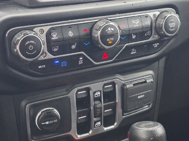 Used 2023 Jeep Wrangler Unlimited w/ Sun & Screen Package AWD/4WD image 36