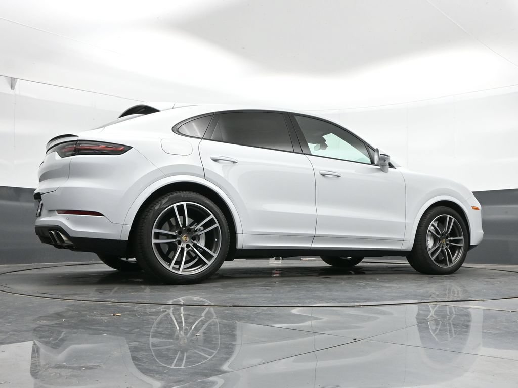 Used 2023 Porsche Cayenne Turbo AWD/4WD image 42