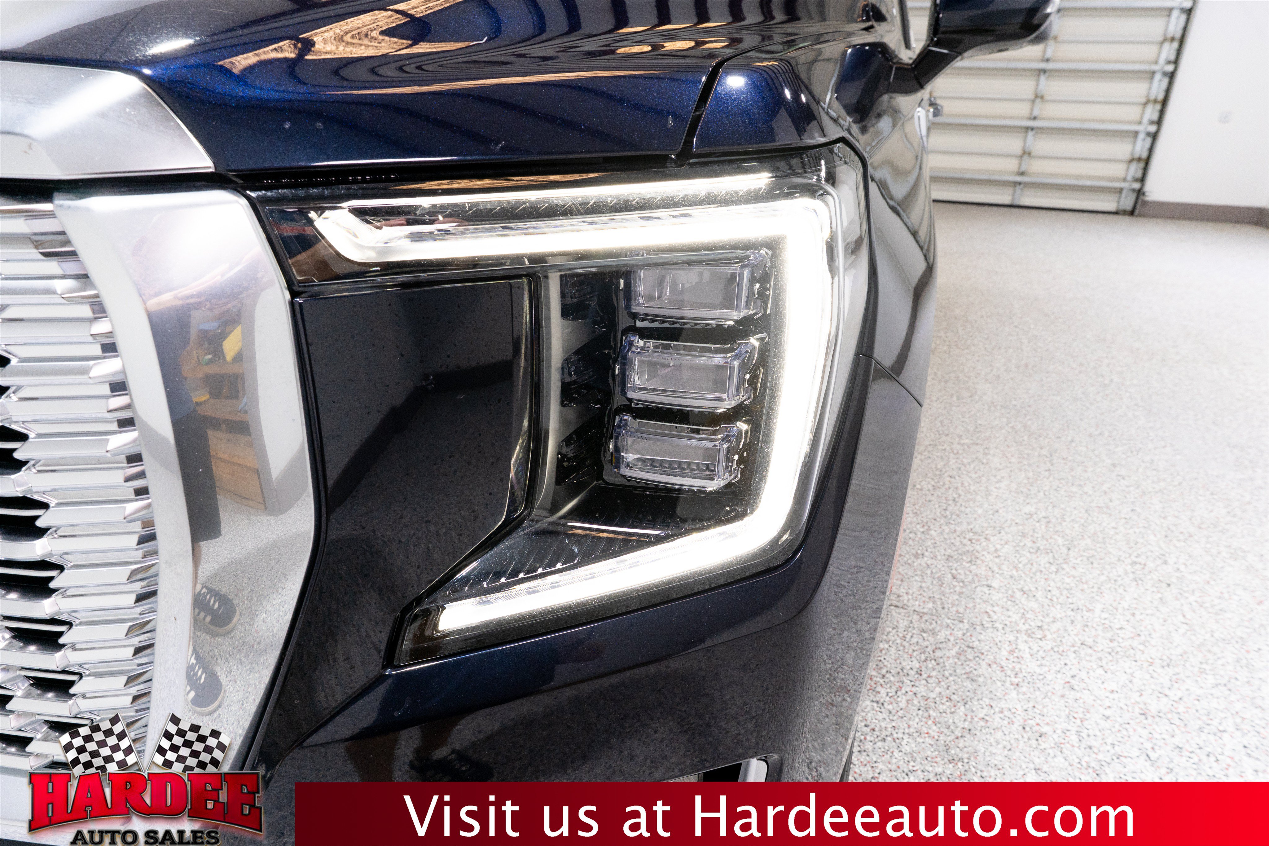 Used 2023 GMC Yukon Denali AWD/4WD image 8
