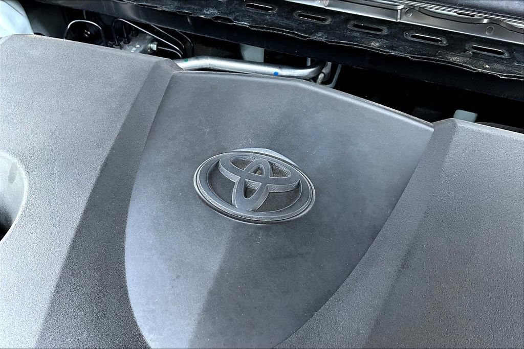 Used 2025 Toyota Camry SE w/ Convenience Package AWD/4WD image 28