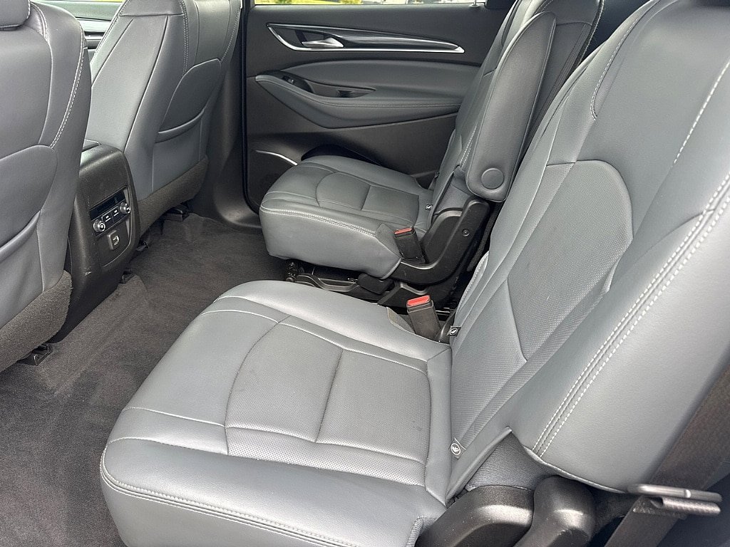 Used 2020 Buick Enclave Essence w/ Sport Touring Edition FWD image 10