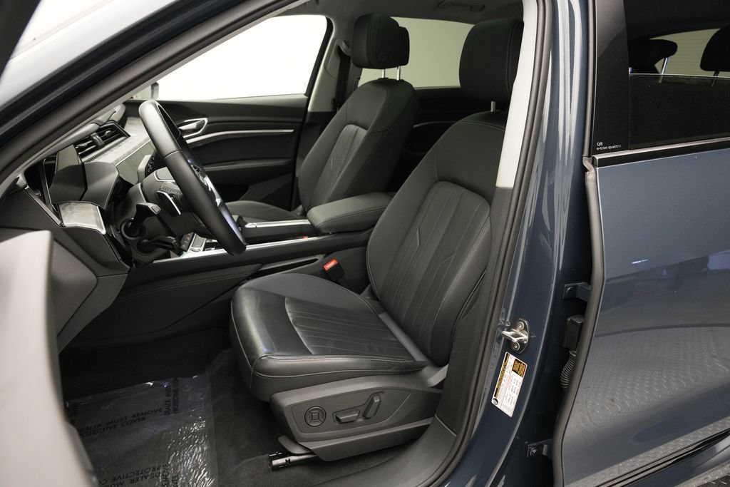 Used 2024 Audi Q8 e-tron Premium AWD/4WD image 7